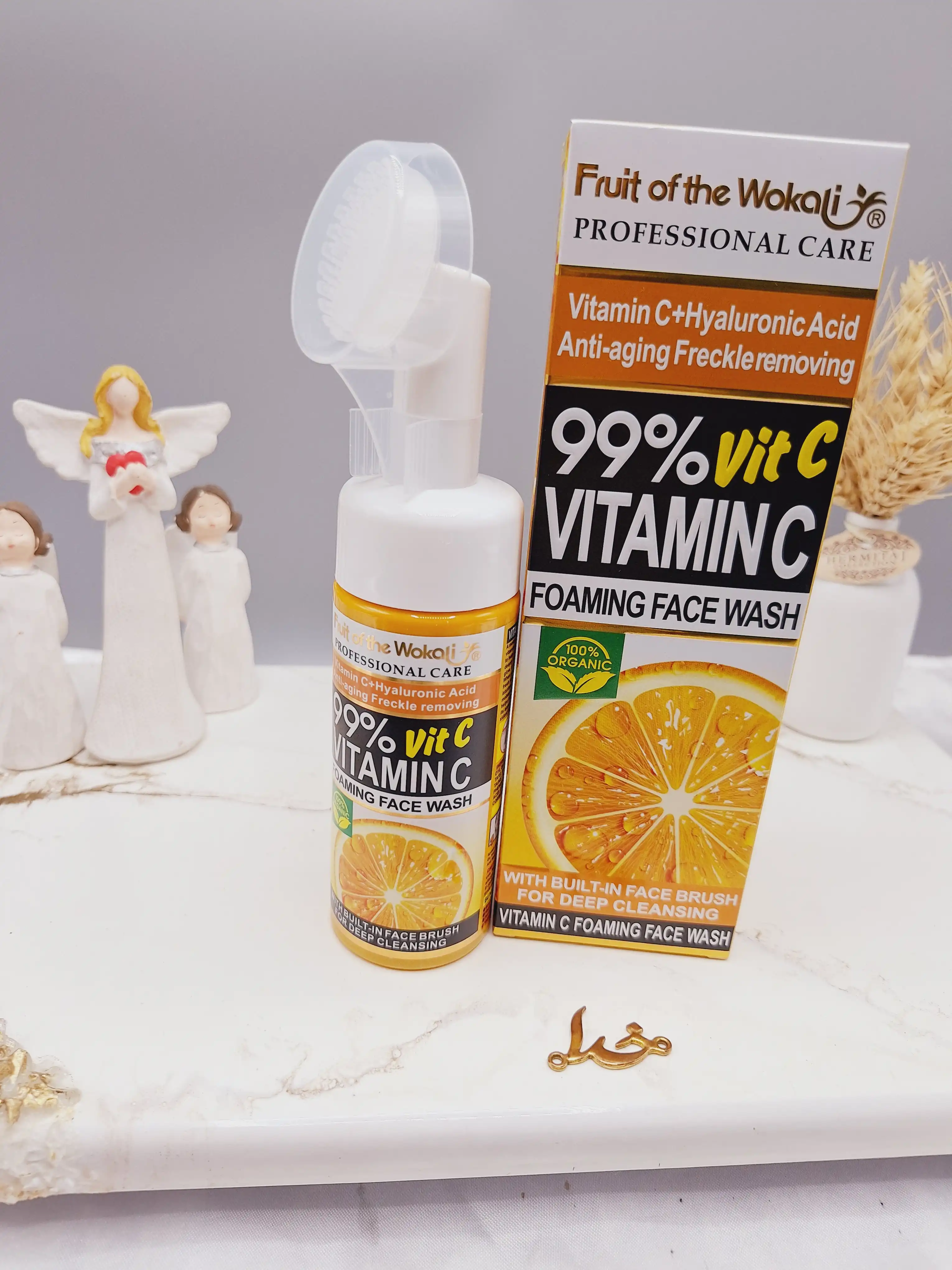 فوم شستشو صورت کف کننده داری  (ویتامینC+اسید هیالورونیک)ضد پیری ورفع کک و مک برند Wokali کد 1252
