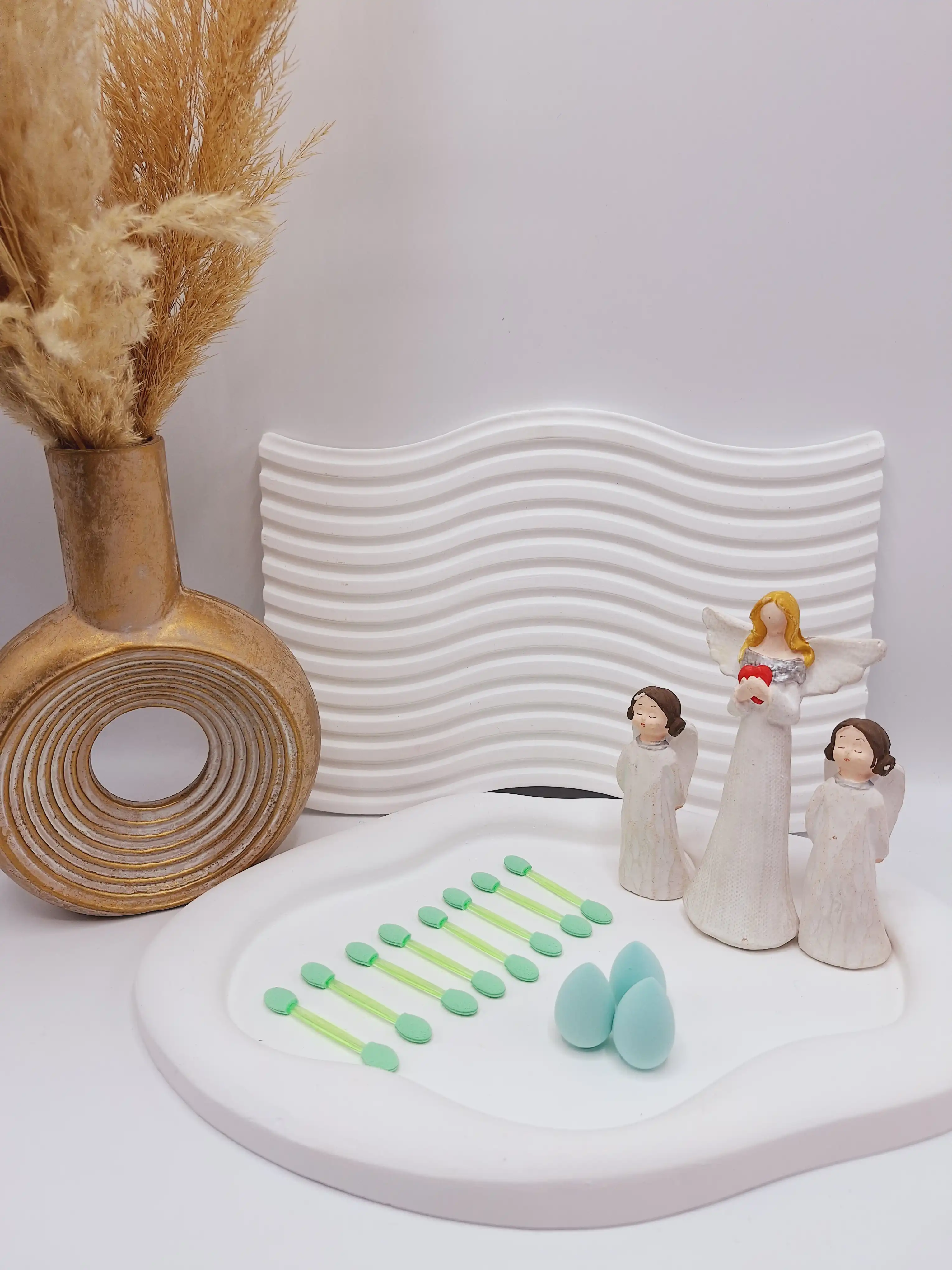 ست پد کانسیلر گوگولی همراه با پد سایه MAKE UP